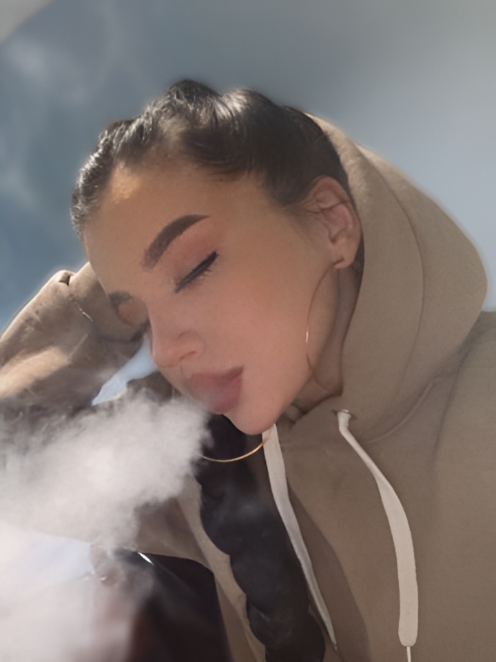 Анюта привлекальеная девушка из Ялты цена от 3000 руб