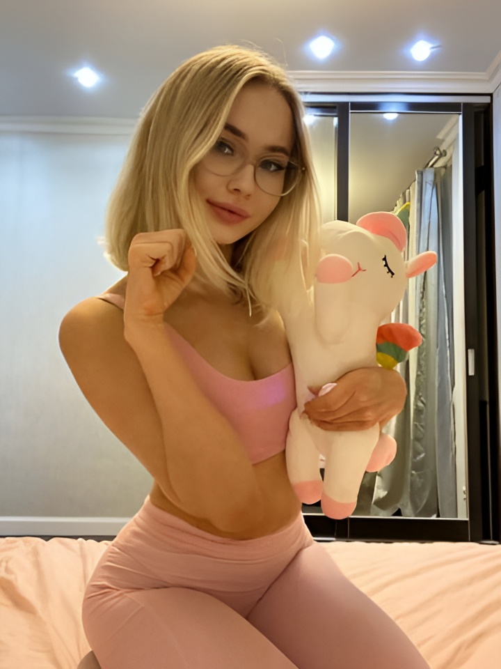 Диана привлекальеная девушка из Ялты цена от 2500 руб