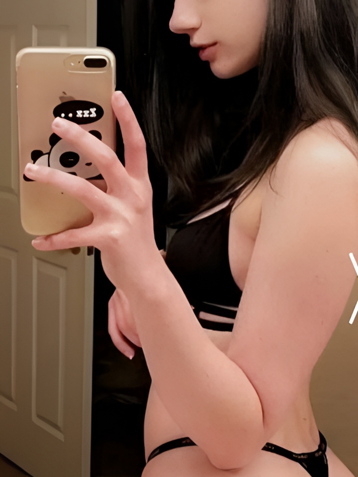 Мария привлекальеная девушка из Ялты цена от 4000 руб