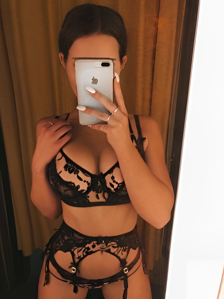 Сабина привлекальеная девушка из Ялты цена от 4000 руб