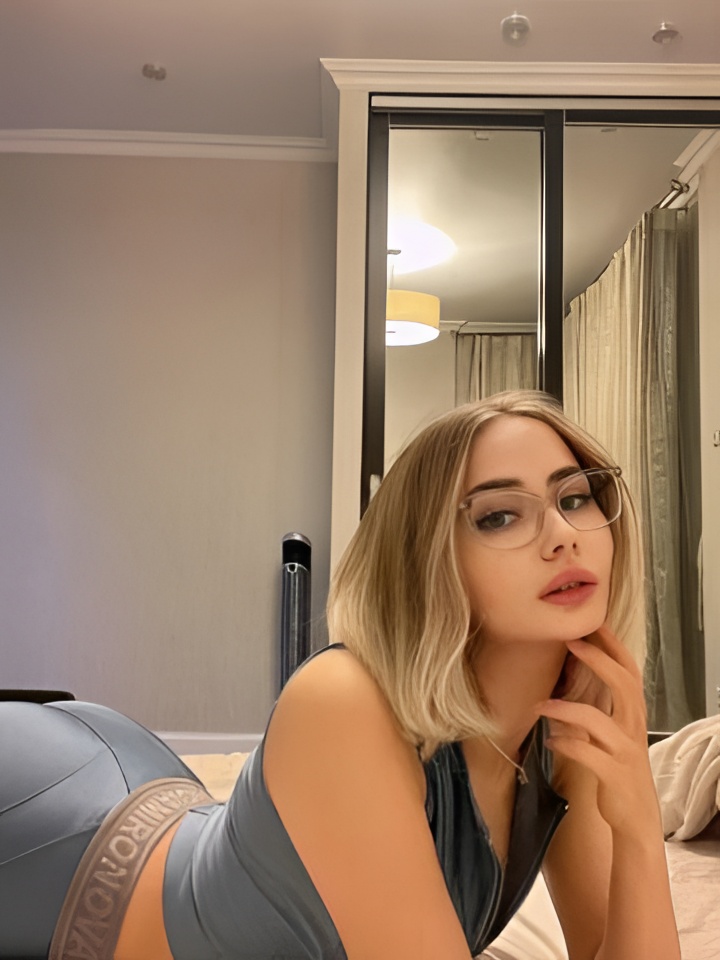 Стелла привлекальеная девушка из Ялты цена от 10000 руб