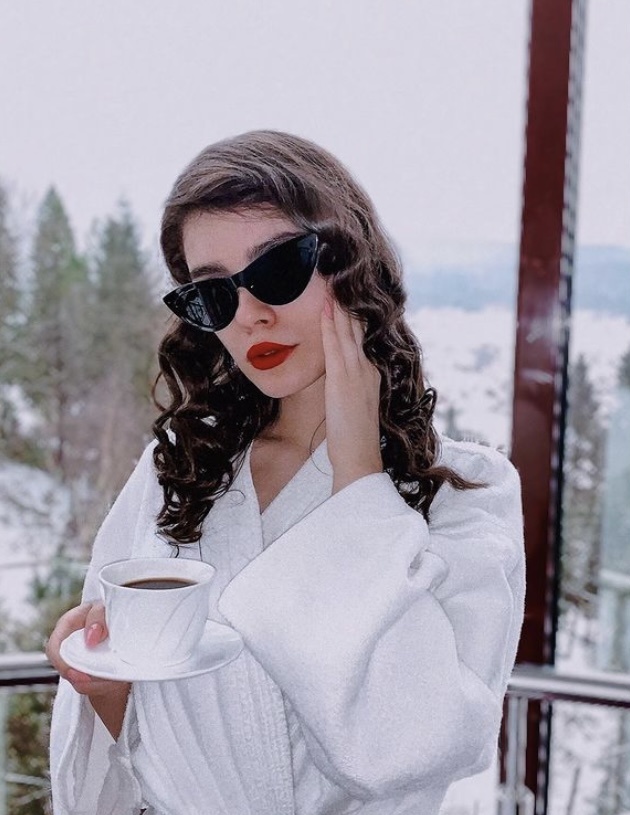 🎥 Людка привлекальеная девушка из Ялты цена от 4000 руб