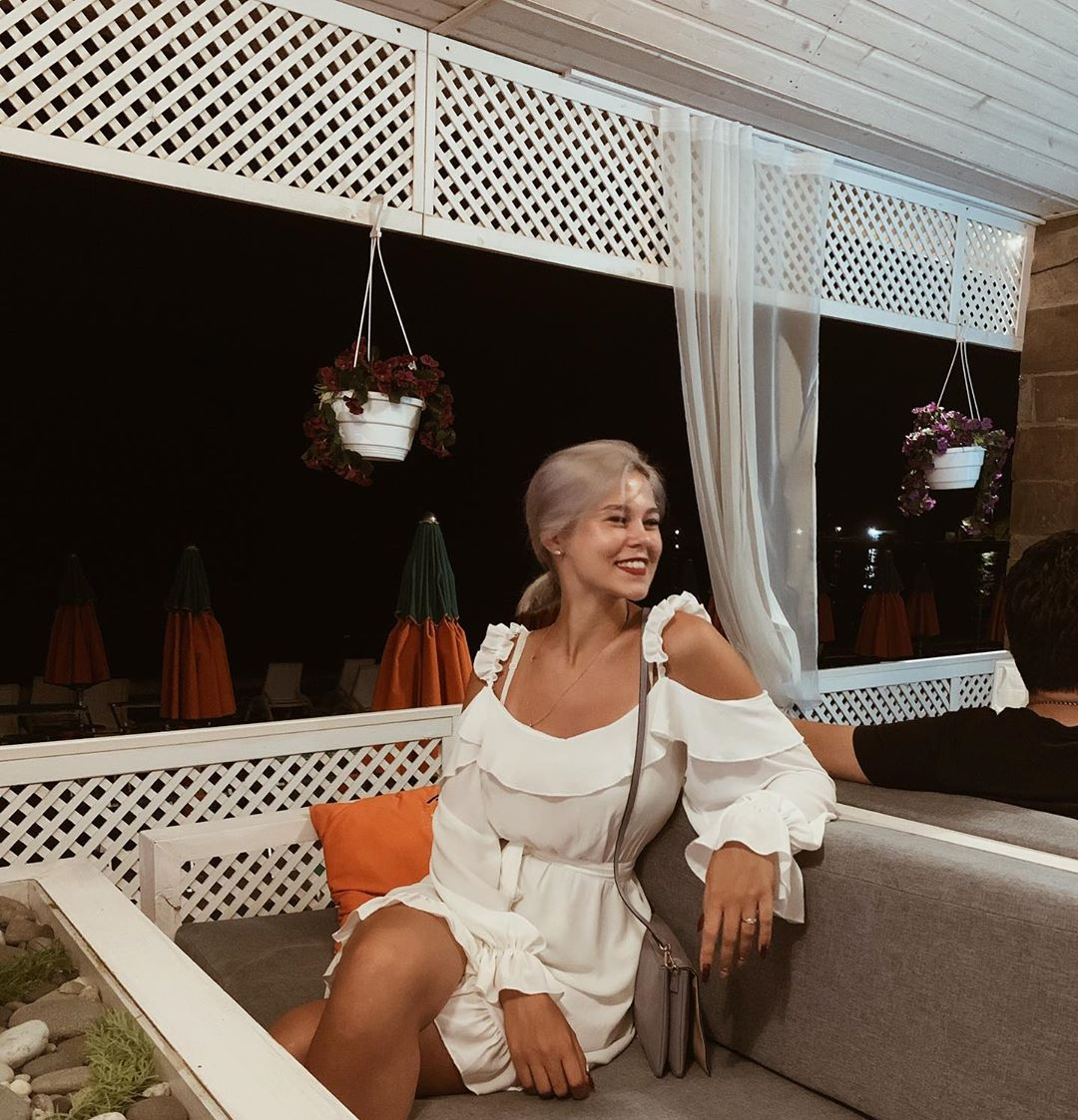 Маргоша привлекальеная девушка из Ялты цена от 3500 руб