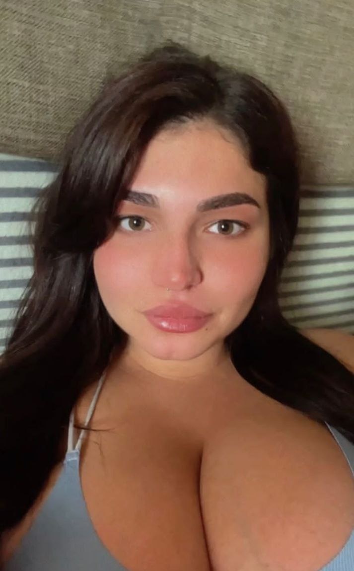 Ева привлекальеная девушка из Ялты цена от 2800 руб