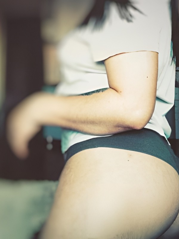 Нина привлекательная девушка из Ялты цена от 1500 руб