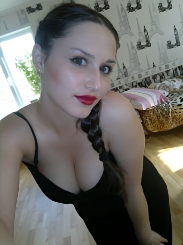 Стелла привлекательная девушка из Ялты цена от 10000 руб