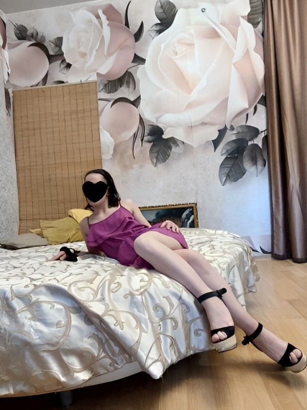 Венера привлекательная девушка из Ялты цена от 2000 руб