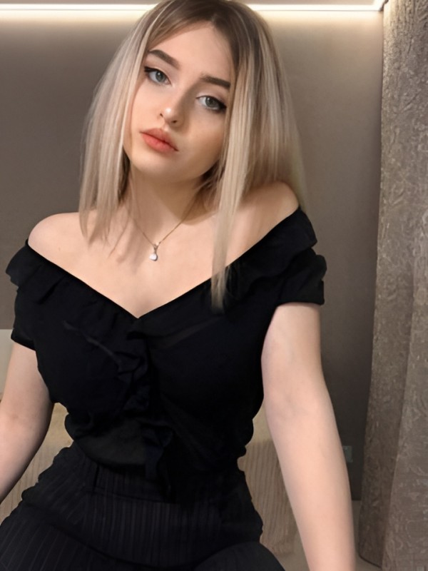 Владислава привлекательная девушка из Ялты цена от 1500 руб