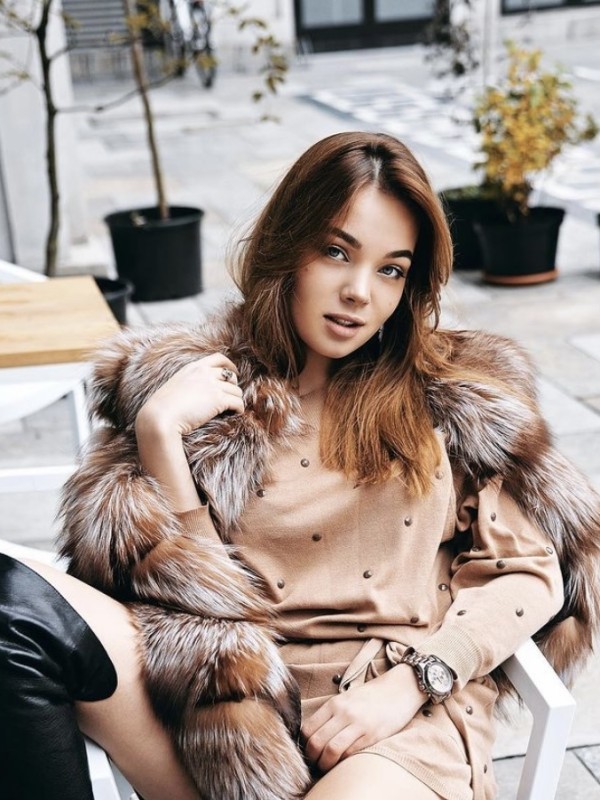 🎥 АЛЕВТИНА привлекательная девушка из Ялты цена от 7000 руб