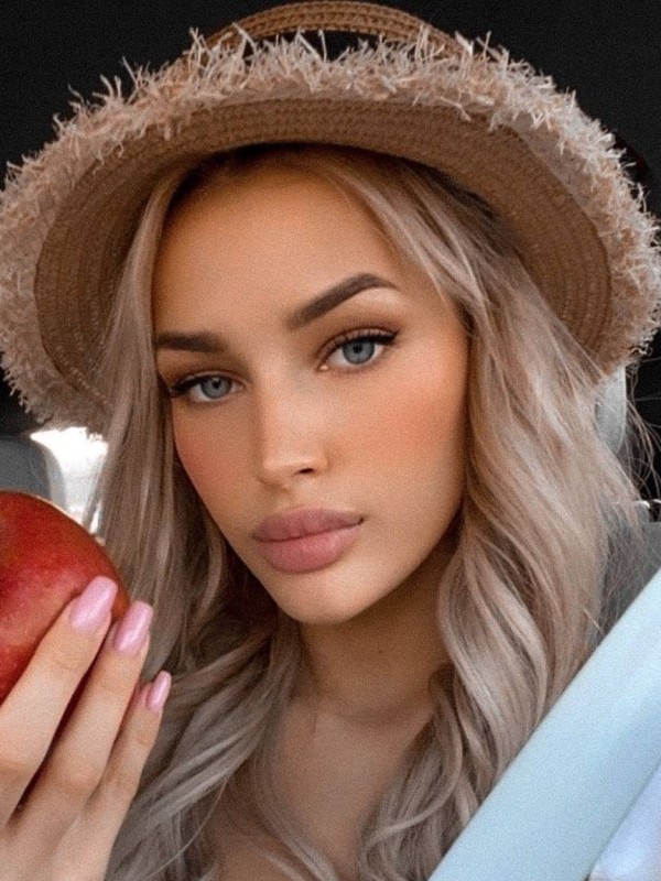 Валерия привлекательная девушка из Ялты цена от 3000 руб