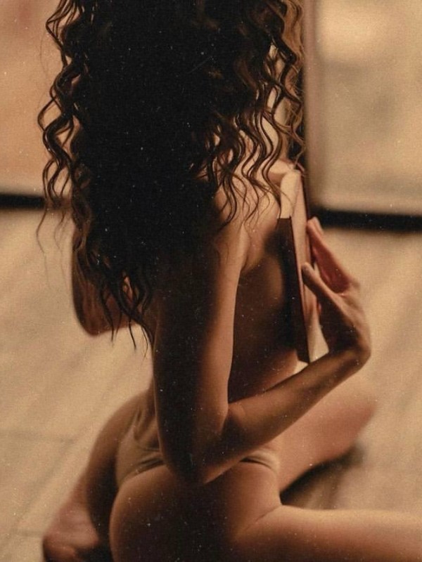 Яна привлекательная девушка из Ялты цена от 4000 руб