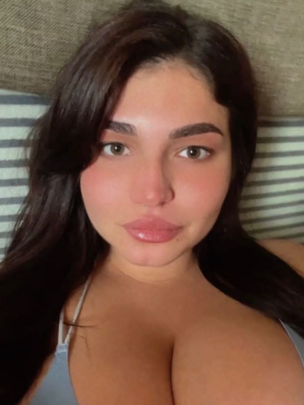 Ева привлекательная девушка из Ялты цена от 2800 руб